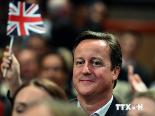 Премьер-министр Великобритании обнародовал план ограничения потока мигрантов в эту страну - ảnh 1